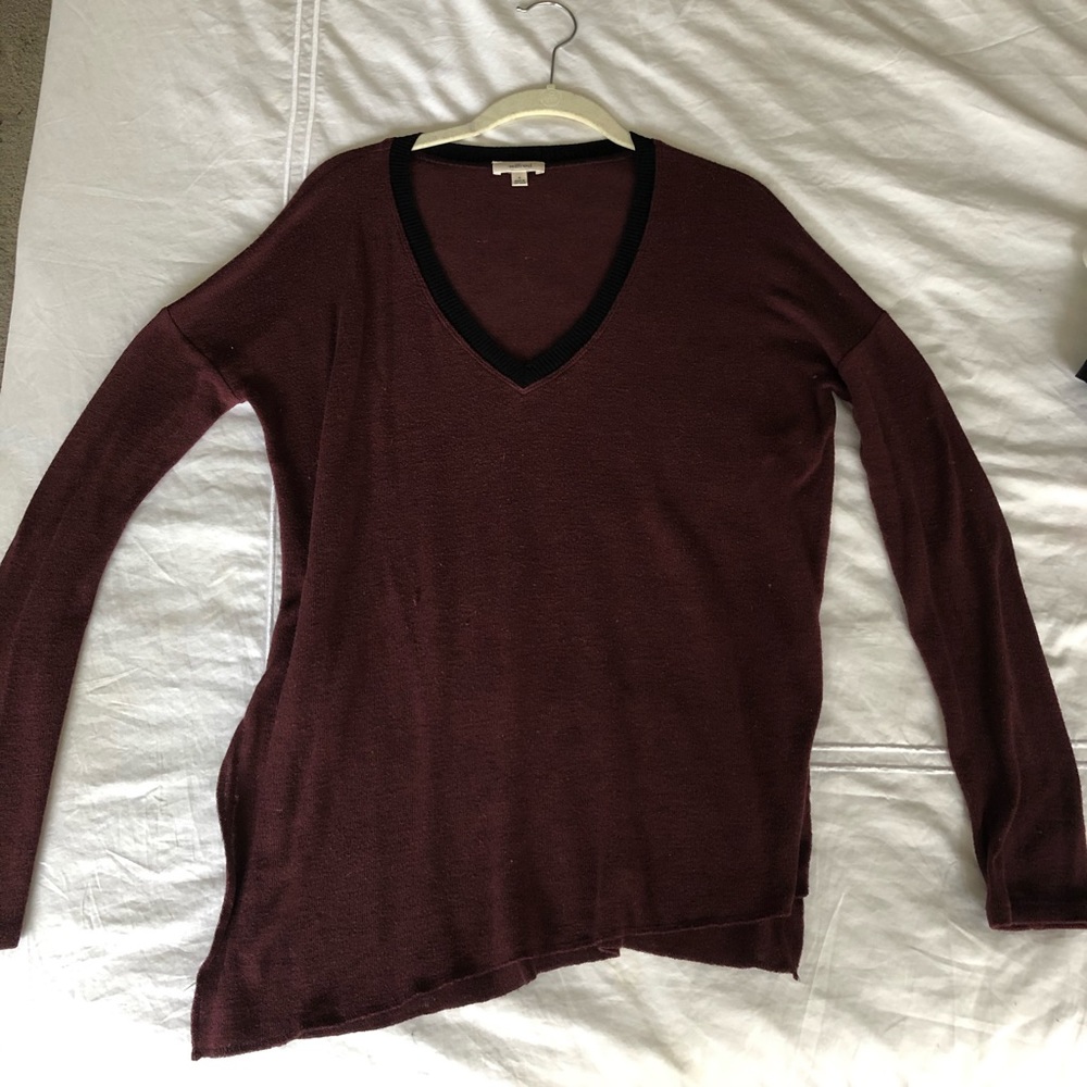 Aritzia Wilfred v neck sweater
